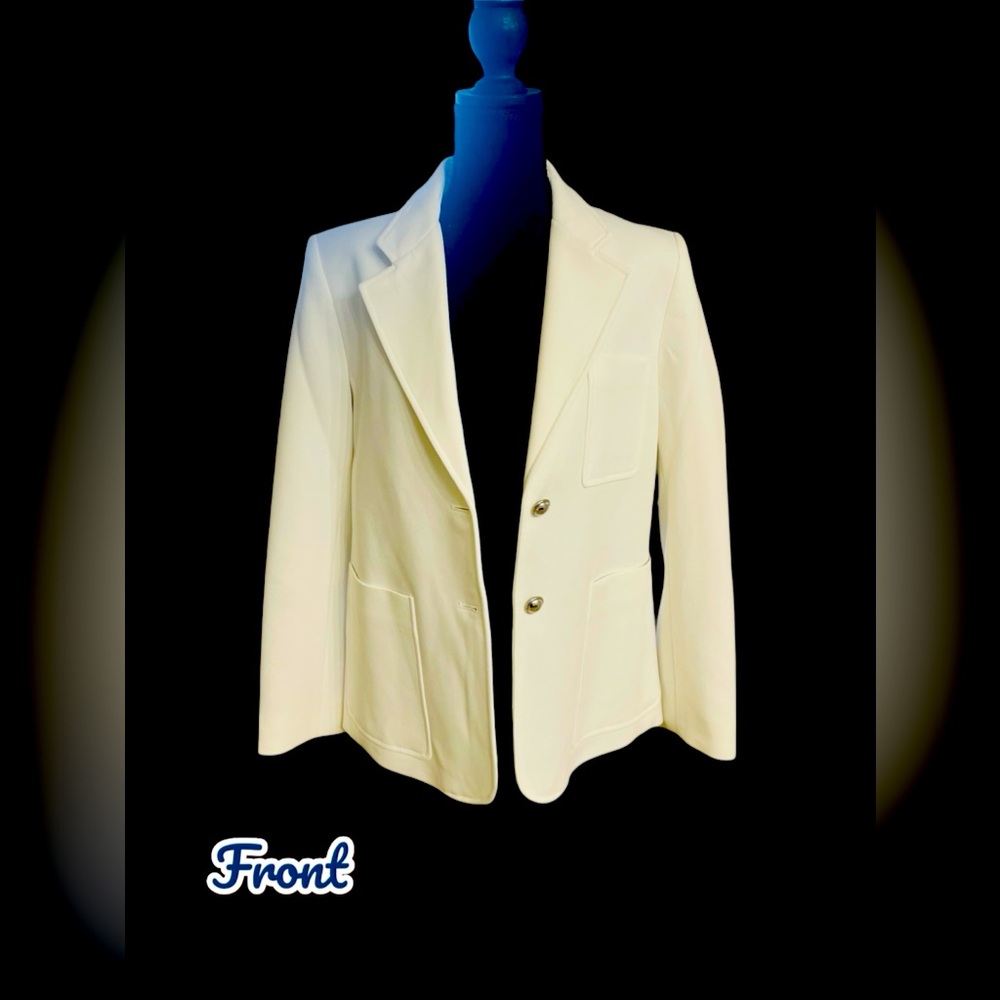 Beautiful white blazer with silver Dome buttons